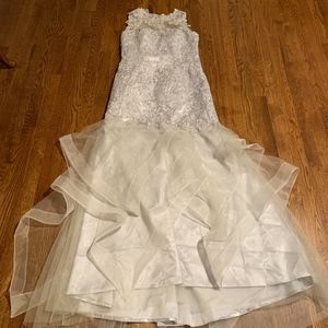 NEW/Never Worn Light Gray Formal Evening Gown